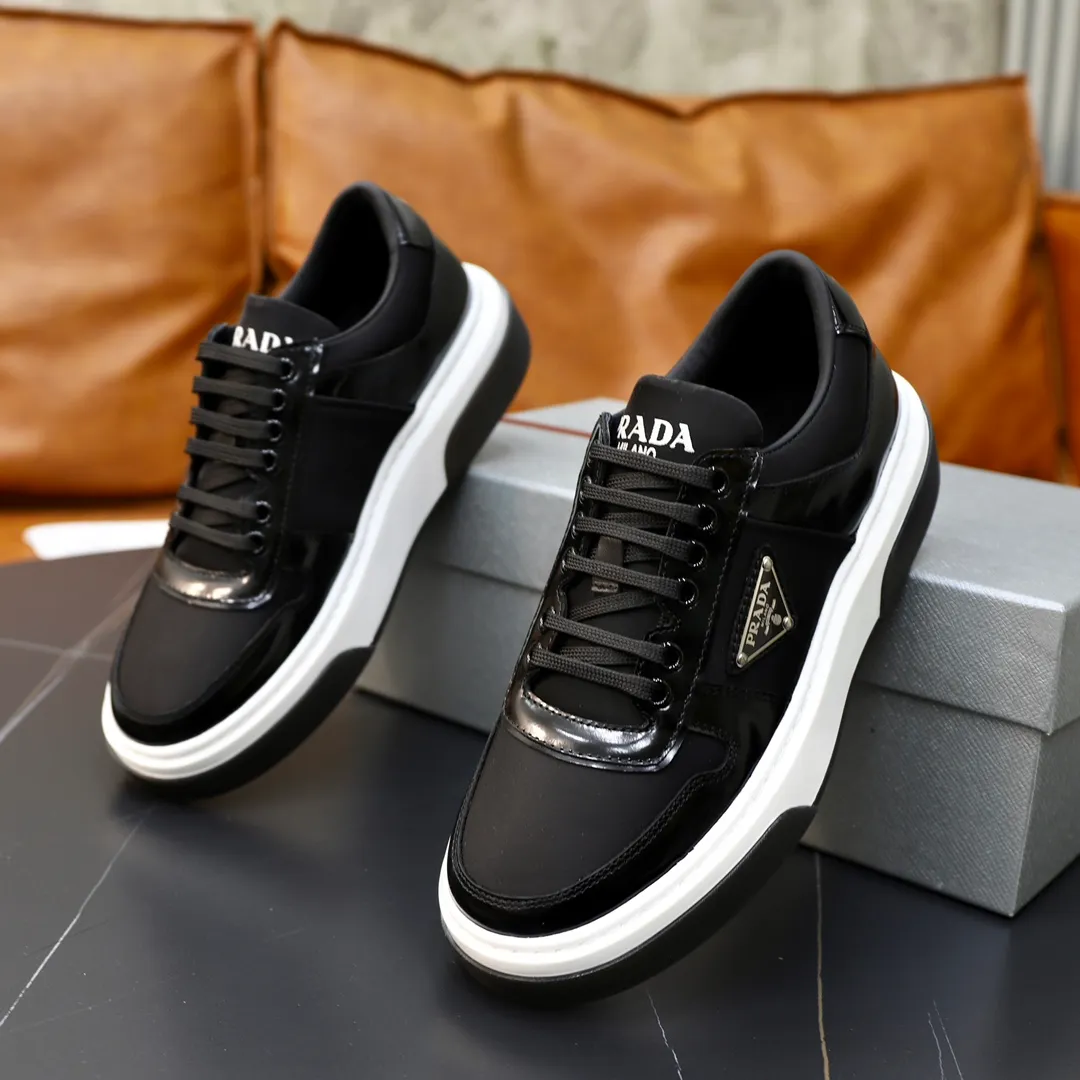 Factory price: 720 top original order Brand: PRADA (Prada) Standard code: Men's size 38/44 (45 can be customized) Grade: Same as the official website Material: Original cowhide, cowhide lining, original combination two-color wear-resistant soft outsole Style category: casual sports version, young fashion, European and American trend, British style Color: actual picture color